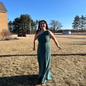 Elegant One-Shoulder Green Dress